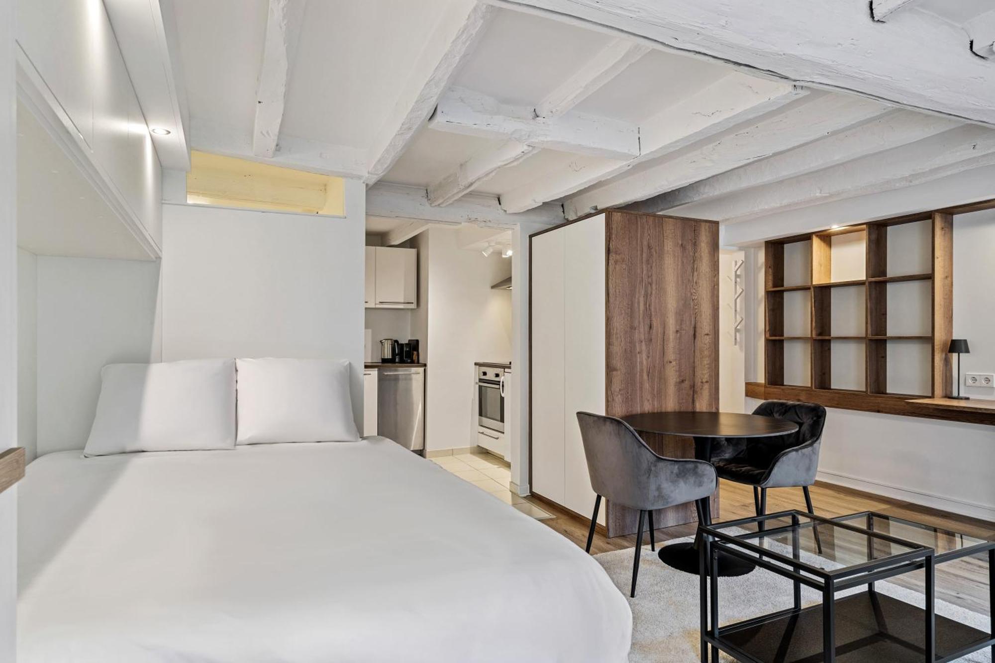 Apartment Serene Haven On Rue Du Nord